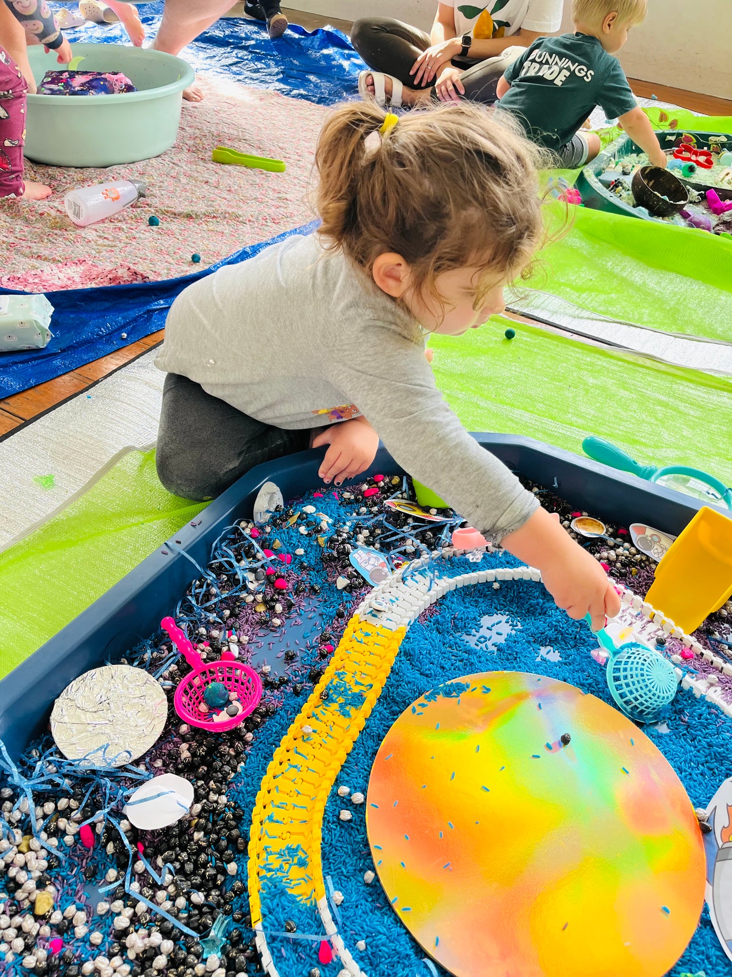 Book Fridays “Frozen” Messy Session