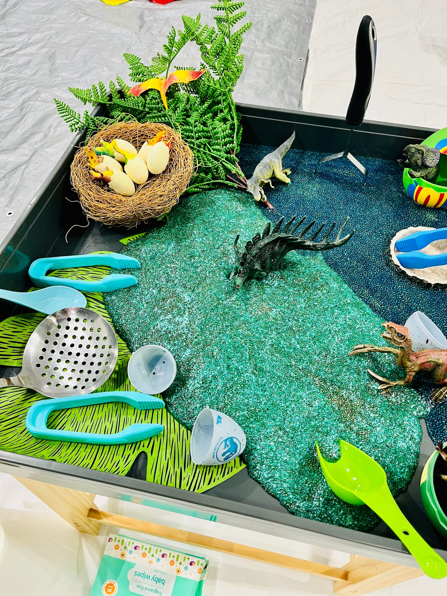 Dino Dig Messy Session (27/11/26)