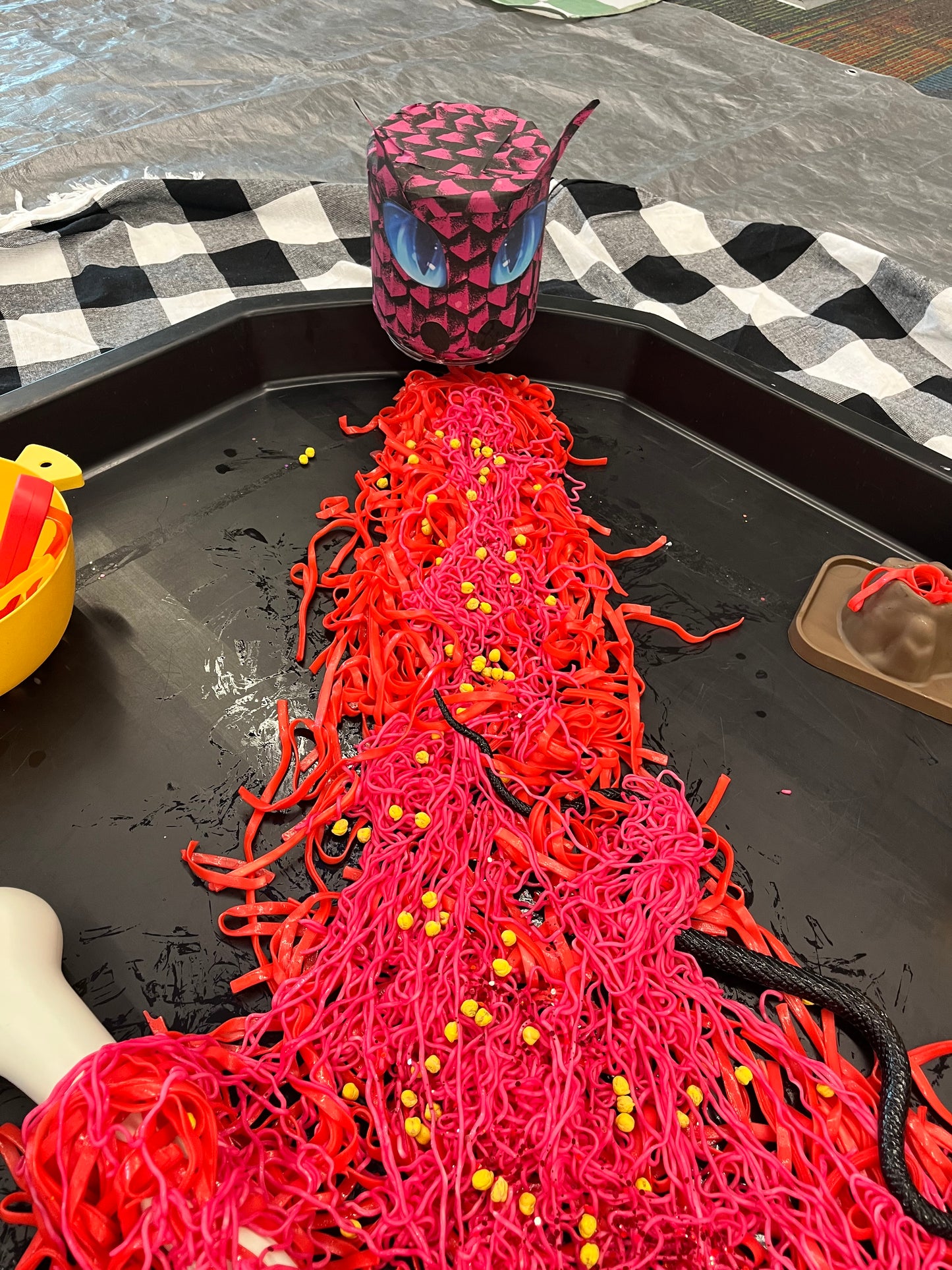 Unicorns & Dragons Messy Play (03/11/26)