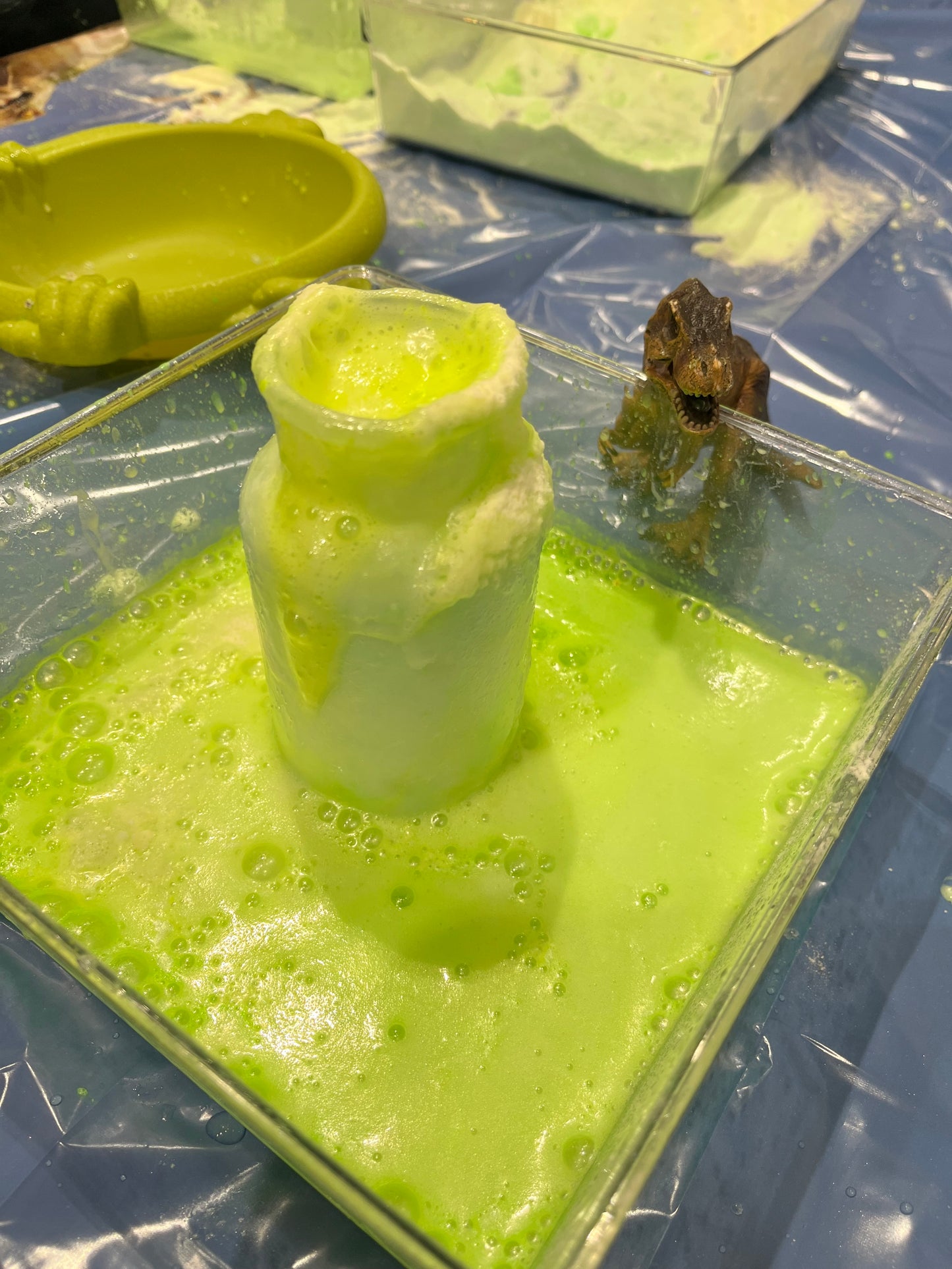 Dino Dig Messy Session (27/11/26)