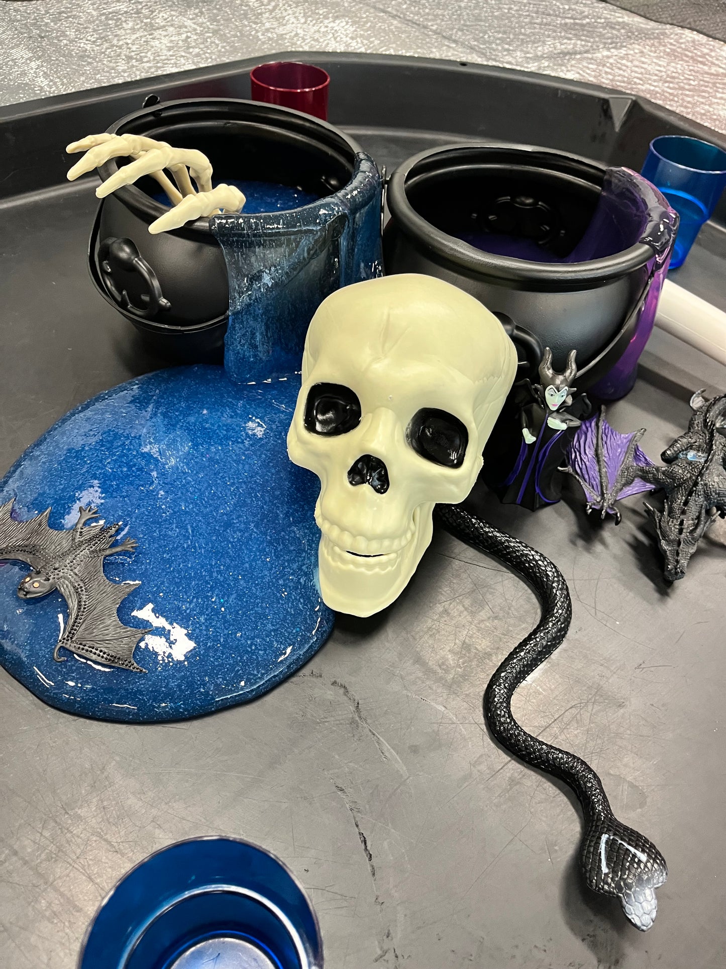 Unicorns & Dragons Messy Play (03/11/26)